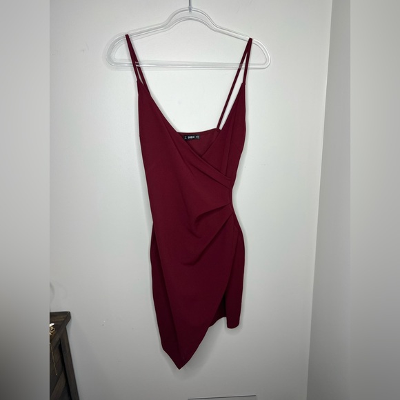 SHEIN BAE ruched asymmetrical cami wrap dress. Burgundy red. Size medium - Picture 7 of 9